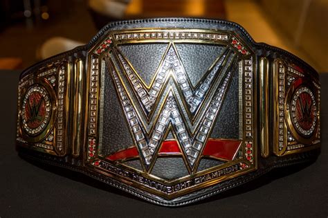 best wwe champions of all time|longest wwe universal champion.